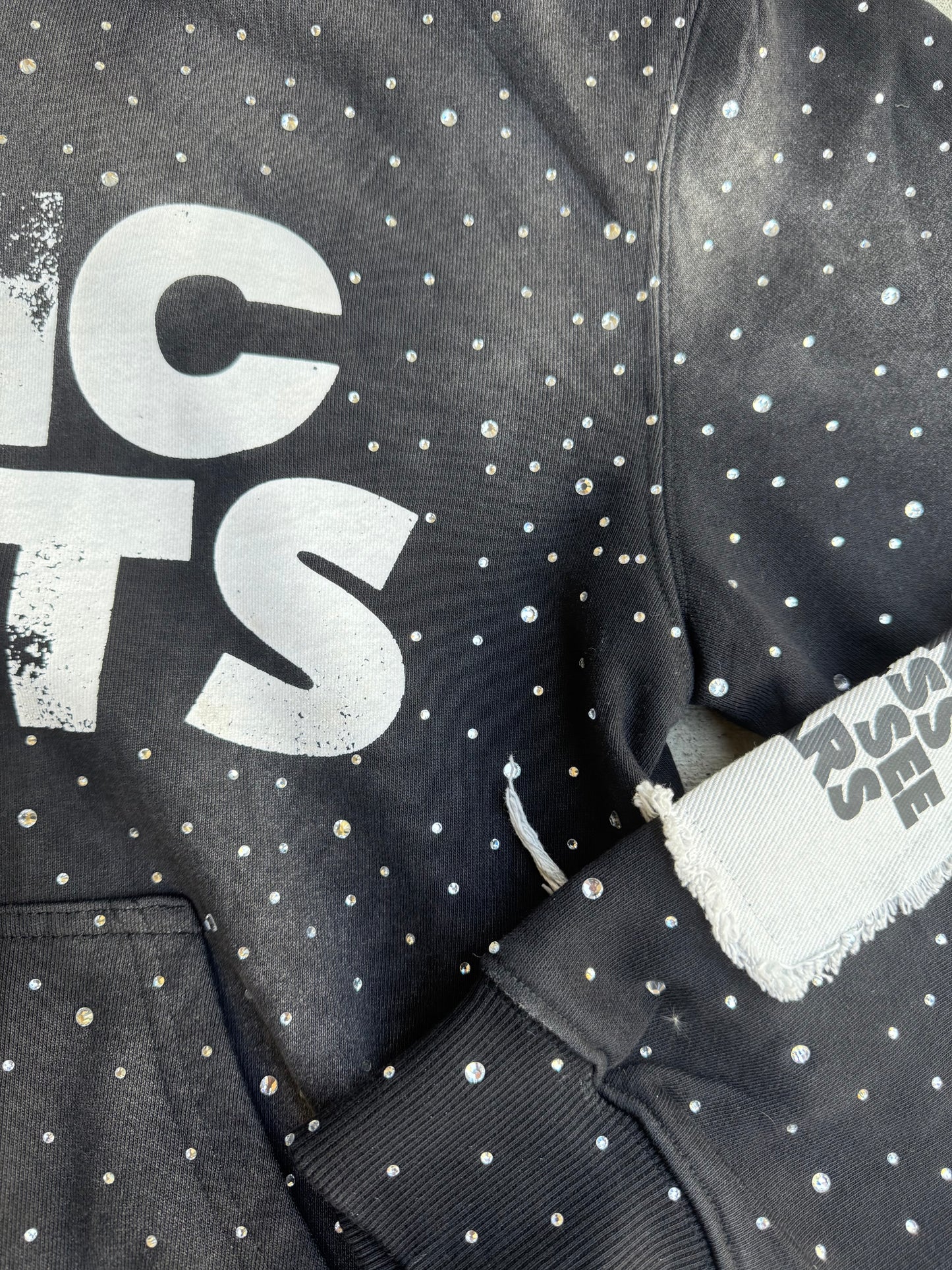 “TOXIC TRAITS” ZIP HOODIE